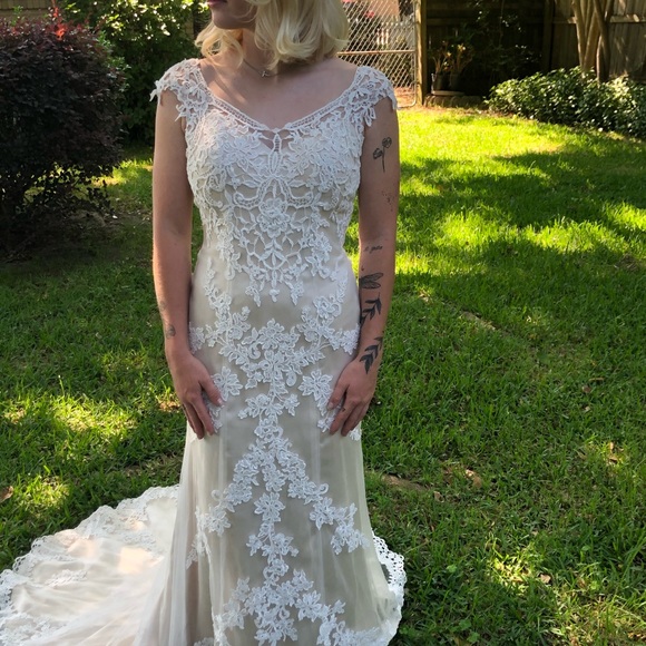 Wedding Dress - Picture 6 of 8